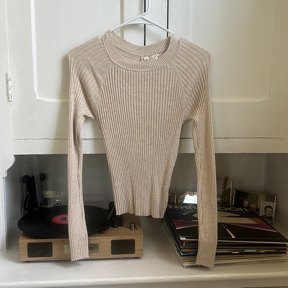 Open back sweater - Picture 2 of 2